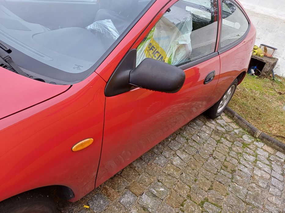 Mazda coupé 323   1.3 o Ano 1996 venda para peças