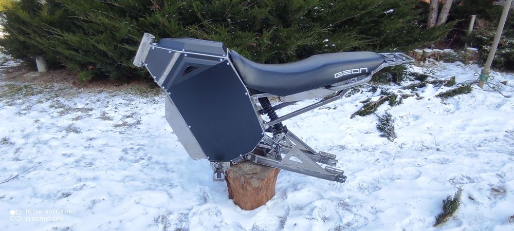 Прострова рама для будівництва електричного байка