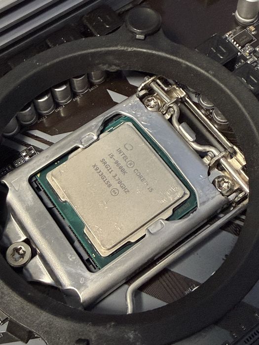intel core i5 9600k - купити комплектуючі для ПК - Ціна на OLX.ua