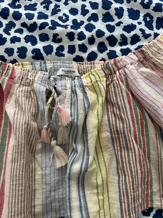 Top com decote à barco da Pull and Bear