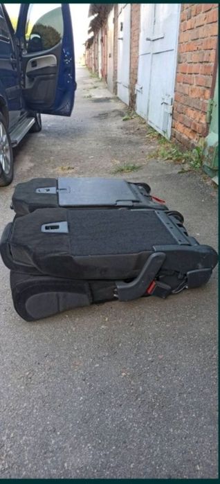 Сидіння 3 ряду...