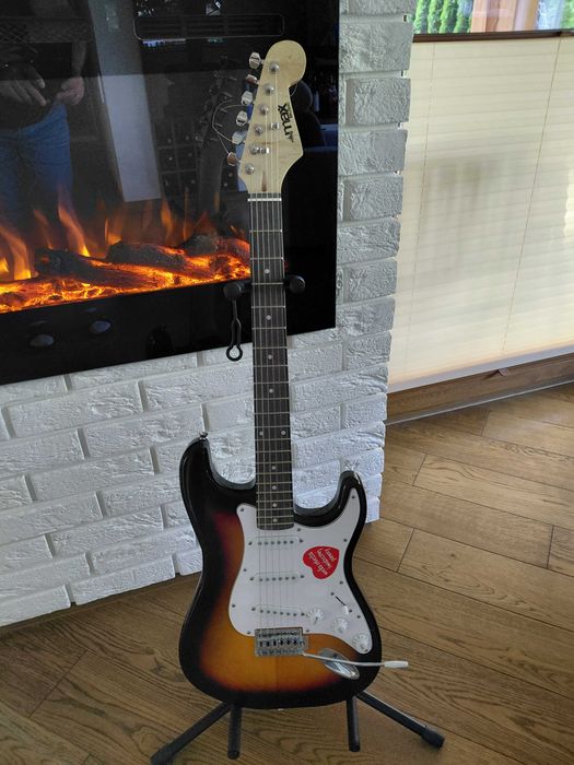 Sprzedam gitarę elektryczną, akustyczną i basową