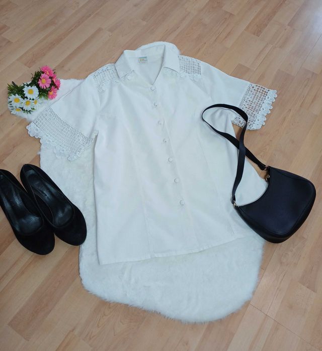 Biała koszula rozmiar L z krótkim rękawkiem na guziki elegancka basic z koronką