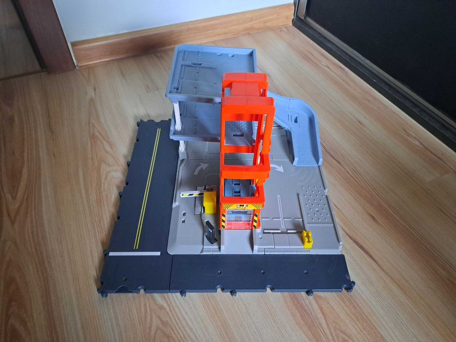 Garaż / Parking Matchbox Action Drivers, zestaw Prawdziwe Przygody
