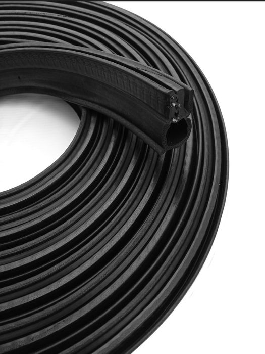 Ущільнювач уплотнитель резина задньої двері Volkswagen Caddi  2004-20