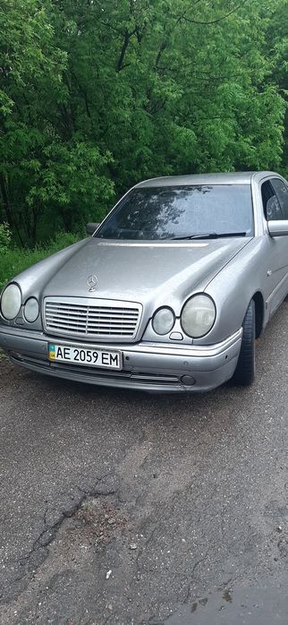 Мерседес Е210 в продаже