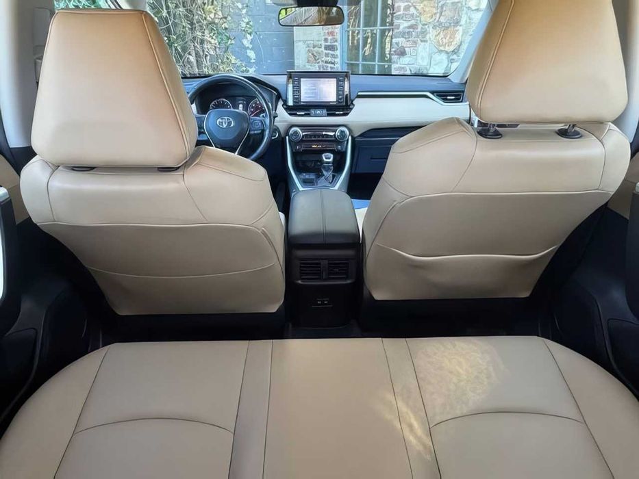 Toyota RAV4      2020