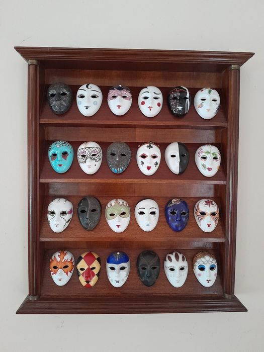 Colecção  de máscaras