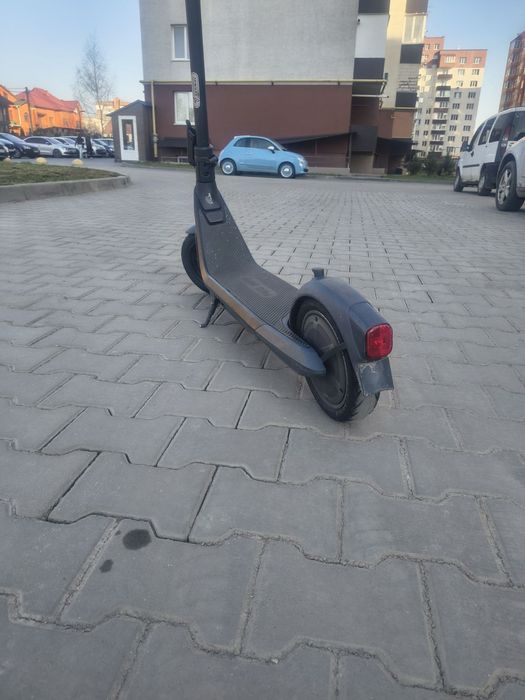 Продам електросамокат Segway Ninebot E2 Pro