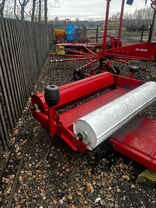 Обмотчик  рулонних тюків пакувальник плівкою