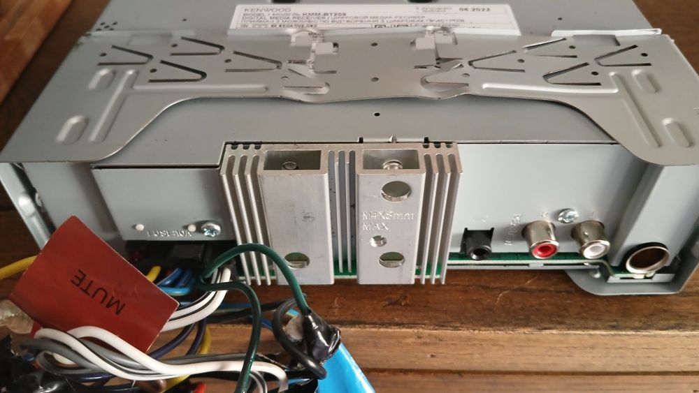 Auto rádio kenwood kmm-bt209