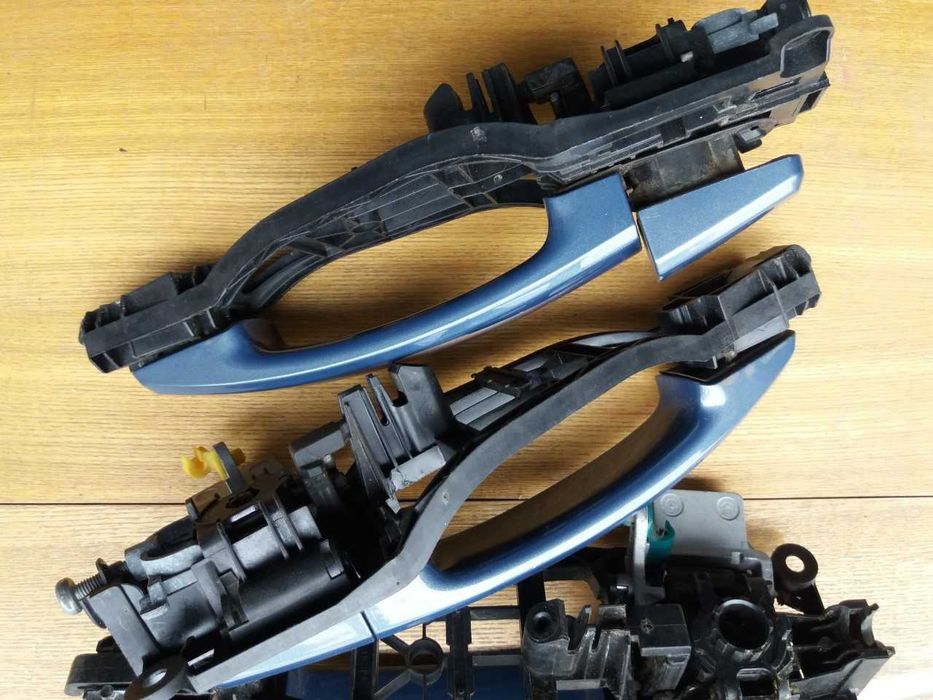 Ручки дверей, колір: Z21T; + склопідіймачі дверей механічні, електричні: GM - Zafira B, Astra H.