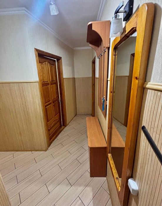 Здається довгостроково двокімнатна квартира на 6,5 станції Великого Фонтану. 2й поверх, газова плита, центральне опалення, класний двір. Море-10хвилин