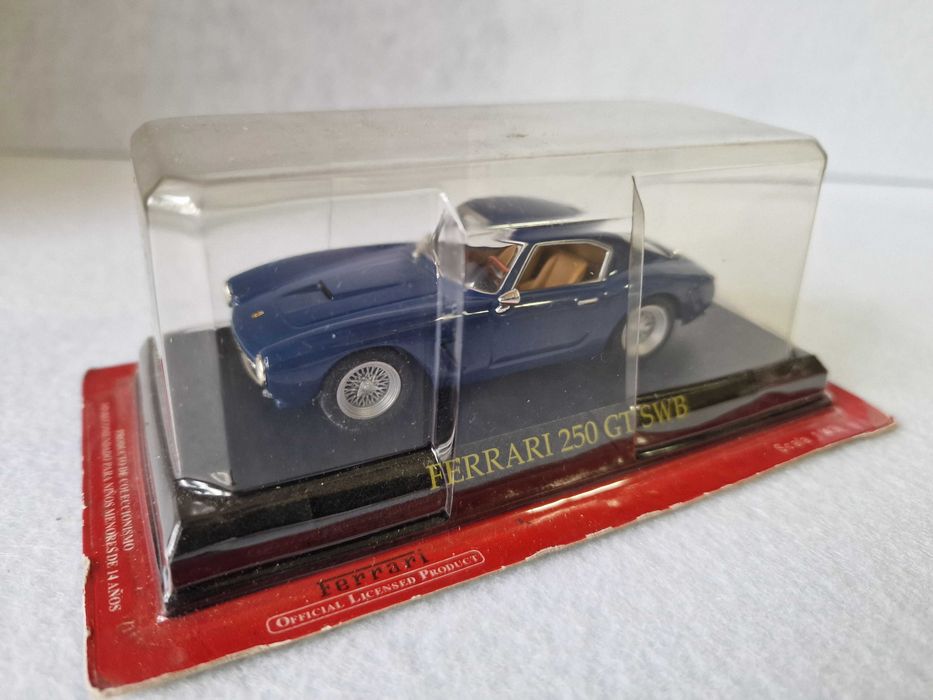Miniatura 1:43 Ferrari 250 GT SWB  carro de coleção Ferrari