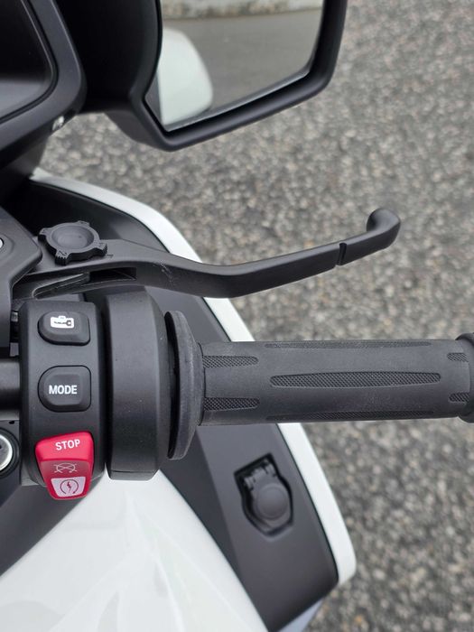 BMW R 1250 RT | 2.200 km | Estado Novo | Garantia até 2029