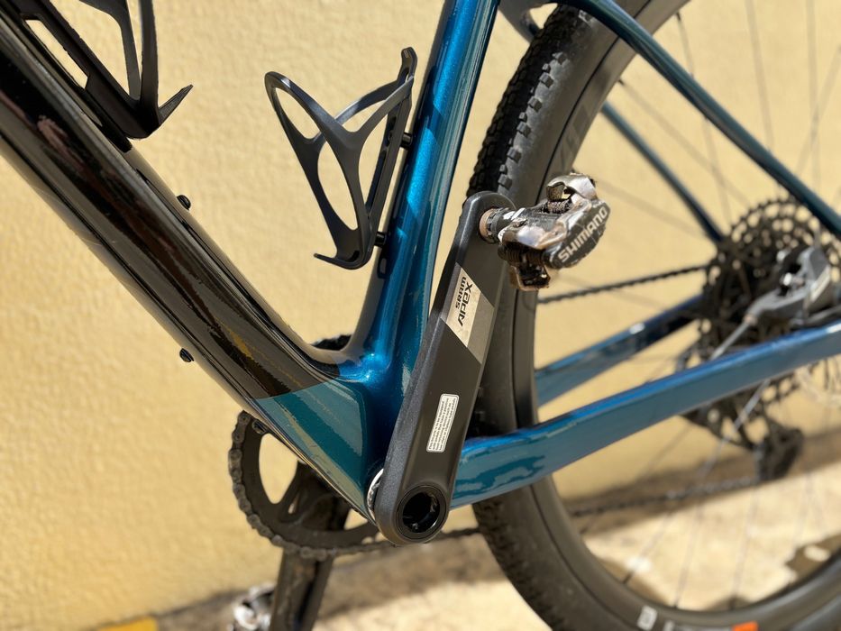 Gravel Bike Giant Revolt X Advanced Pro 2 + Luz Garmin