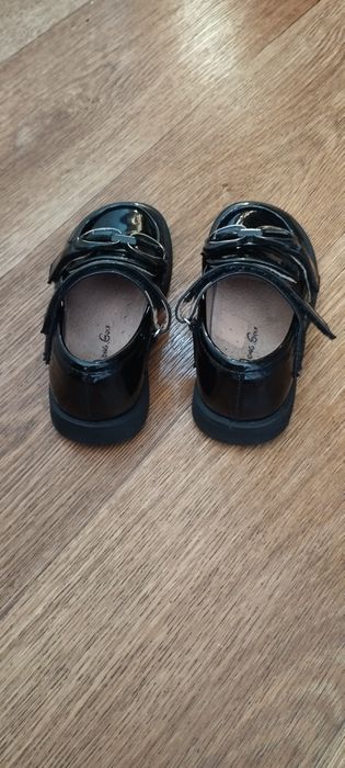 Лофери туфлі 26 р. лакові