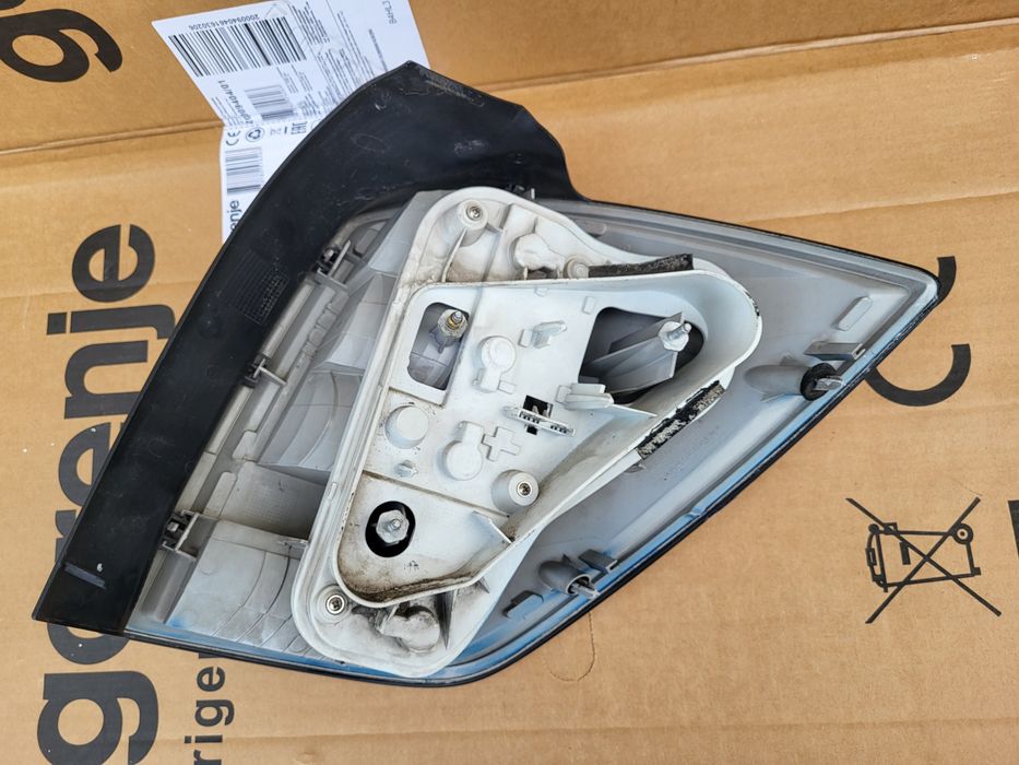 Lampa Lewa Tylna Lewy Tył Opel Astra H Kombi 2004 1.9 CDTi