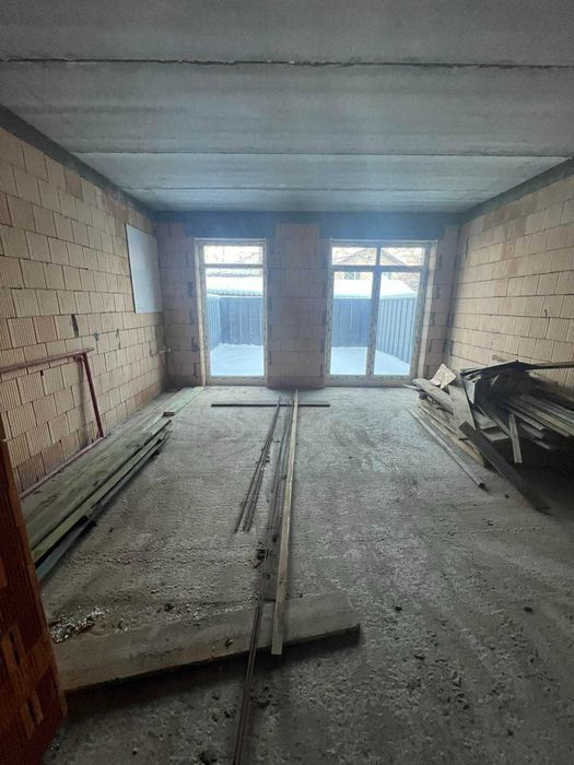 Ідеальна альтернатива квартирі:таунхаус з двором та мансардою в Ірпені