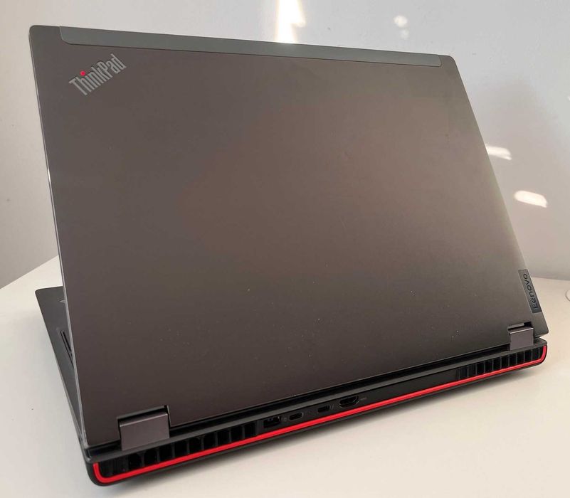 Laptop Lenovo P16 G1 i7 12850HX 32GB 1TB Ssd grafika RTX3000 12GB