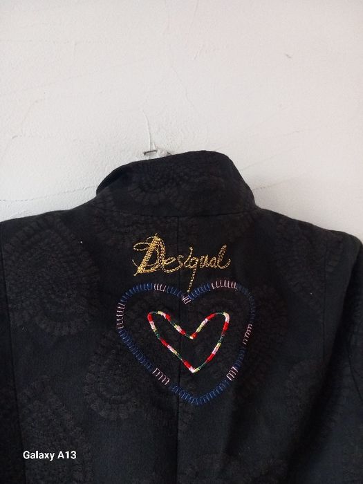 Desigual plaszcz damski z haftem s