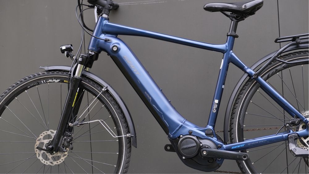 Електровелосипед міський Giant Explore blue