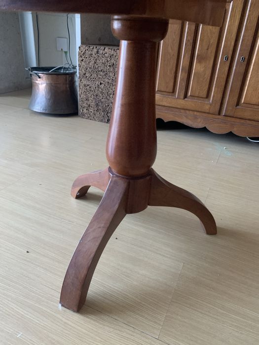 Mesa de apoio ou de cabeceira em madeira maciça de cerejeira