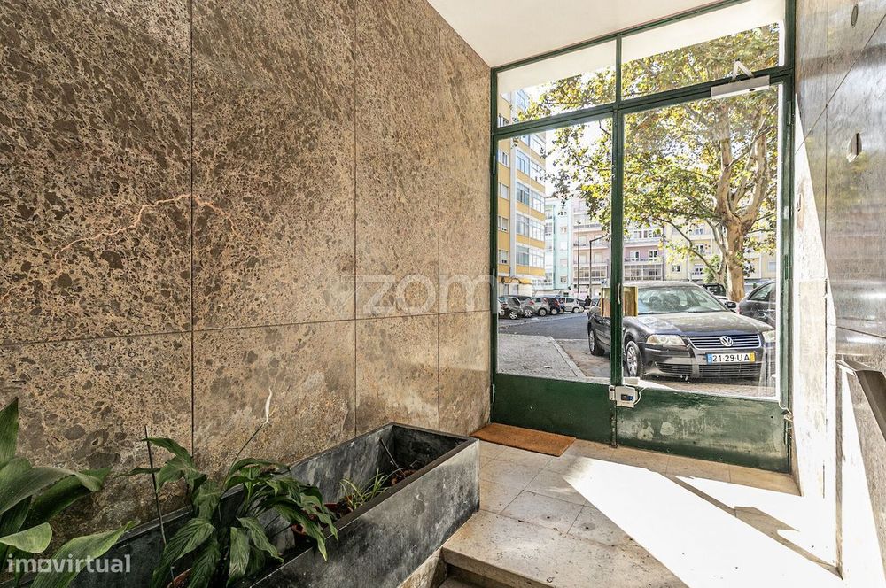 T2 remodelado com ar condicionado e cozinha equipada