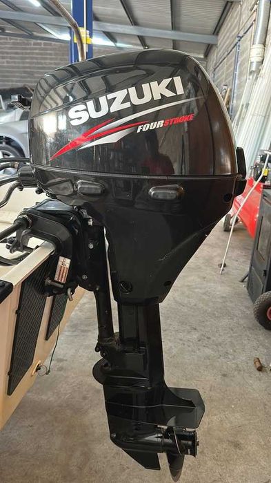 Veleiro Kievit 680 + Atrelado de Estrada + Motor Auxiliar Suzuki 9.9Hp a 4T