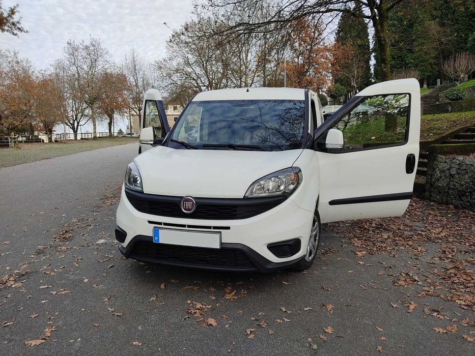 Fiat Dobló Maxi 1.6 3 lugares 77.000 km ano 2020