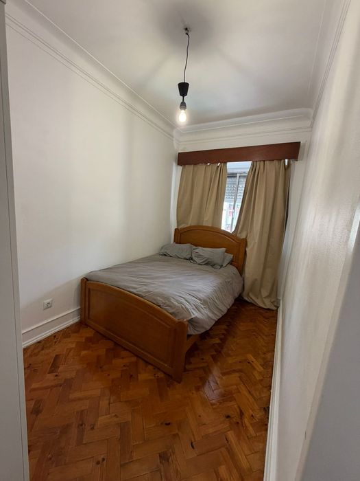 T3+1 em Queluz na Av. Miguel Bombarda