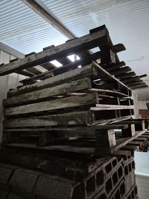 Paletes (faço entrega)