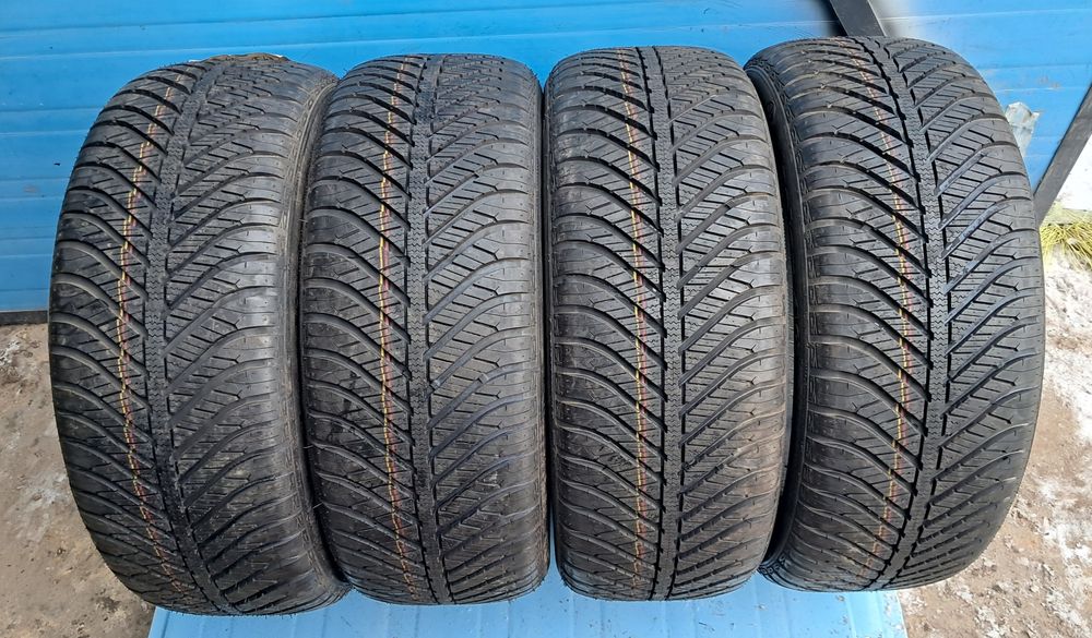 225/50R17 94V Goodyear vector4 seasons