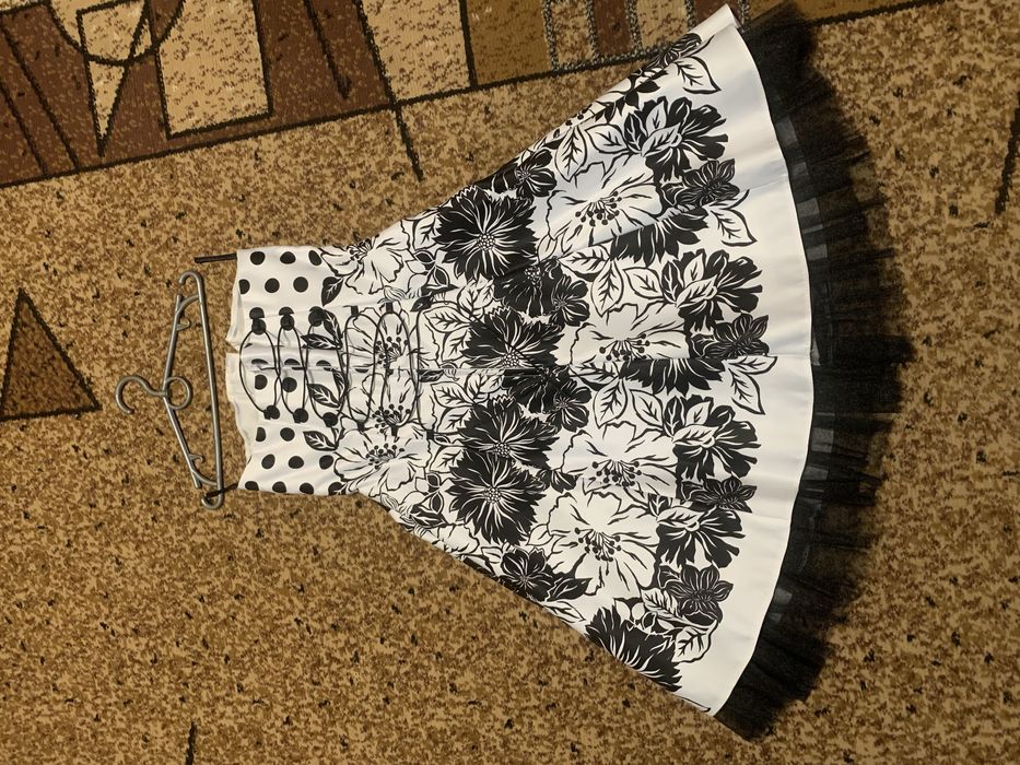 Святкова пишна сукня з корсетом та болеро для дівчинки на випускний