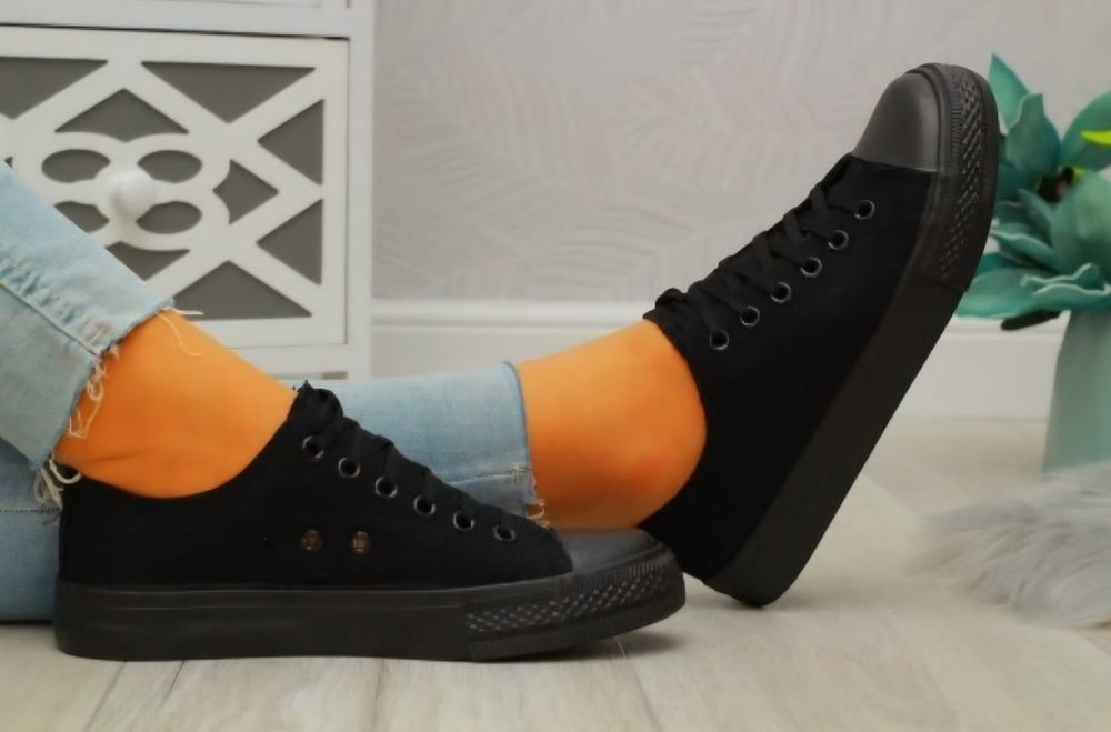 Czarne sportowe trampki, rozmiar 42