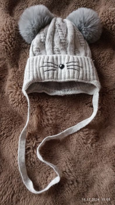 Продам шапочки в гарному стані