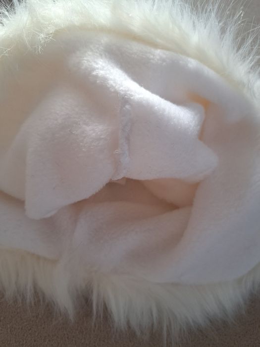 Czapka biała na polarze