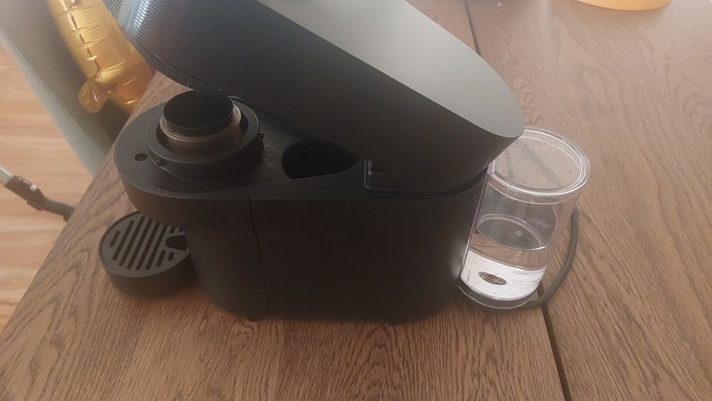 Máquina de Café DELONGHI Nespresso Vertuo Pop ENV90.B Preto