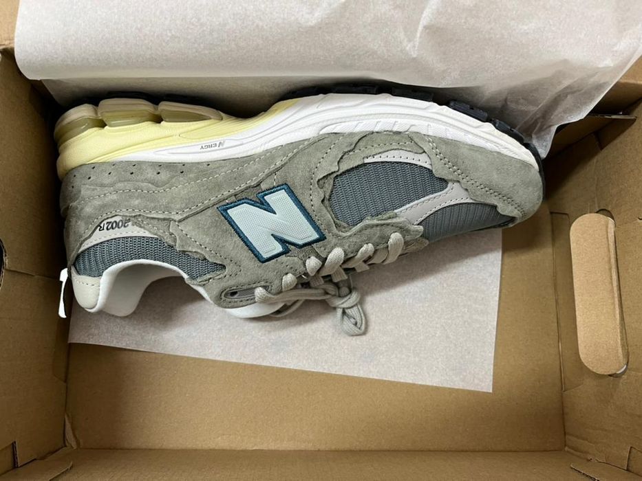 New balance 2002r mirage grey