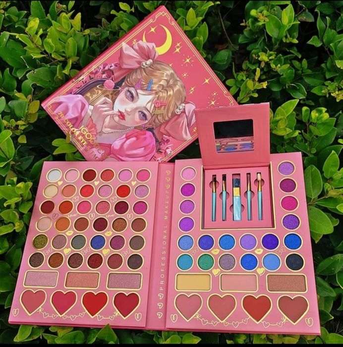 70-Color Eyeshadow Palette64741228229635121