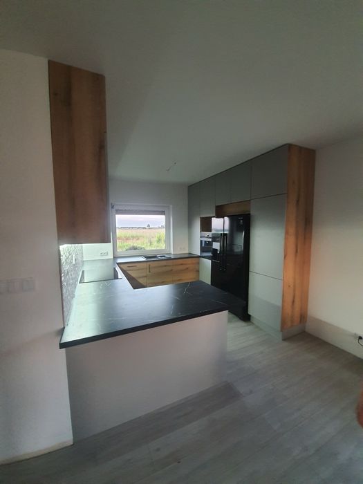 Kuchnie, łazienki, szafy biura MEBLE NA WYMIAR