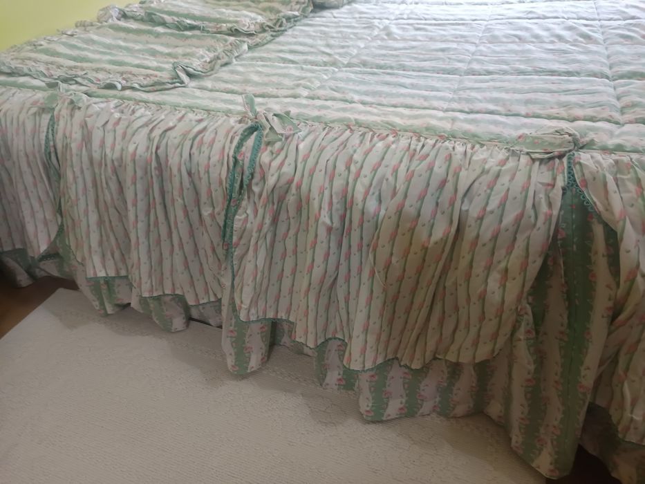 Edredão com almofadas