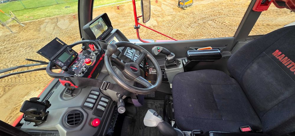 Ładowarka teleskopowa MANITOU MRT 2550 + Privilege