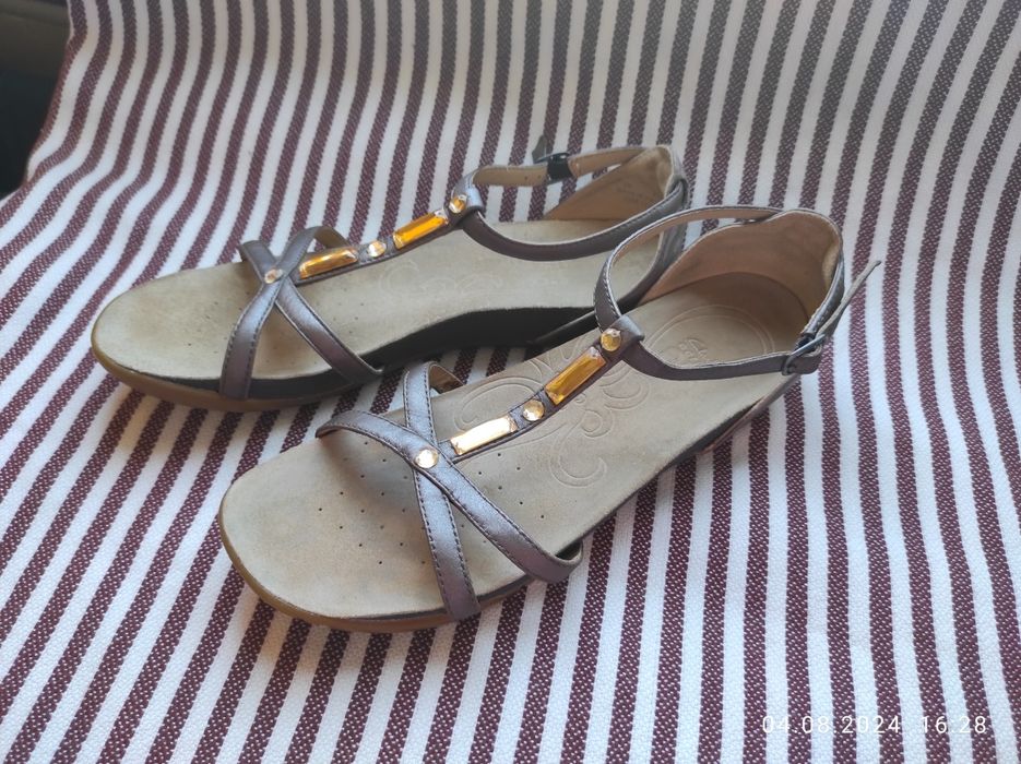 Clarks жіночі шкіряні сандалі