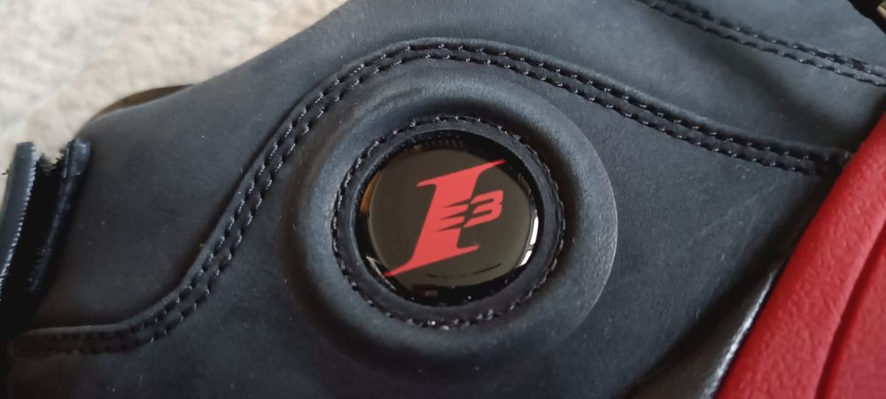 Reebok Classic Iverson Answer V 42