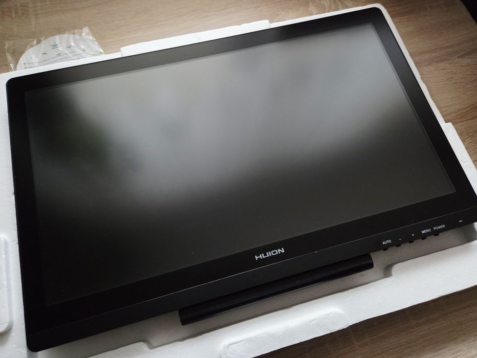 Huion Kamvas GT-191 V2 19.5” tablet graficzny z ekranem – komplet