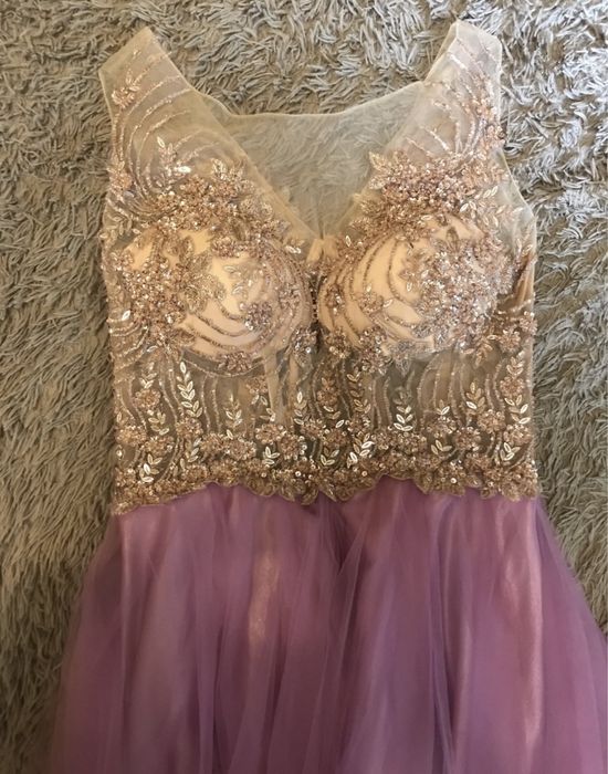 Випускна сукня, корсетом вишитим