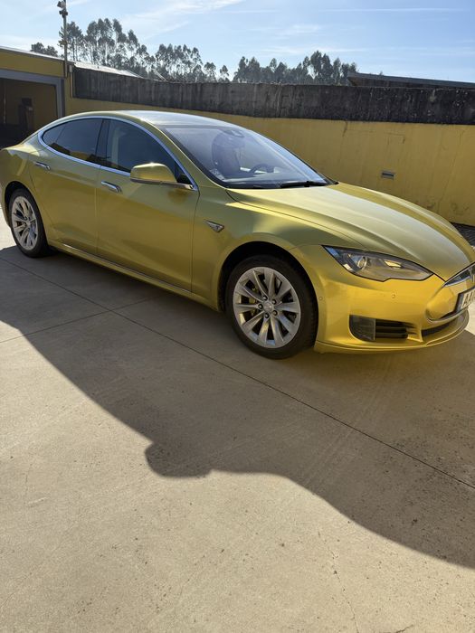 Tesla model S 85
