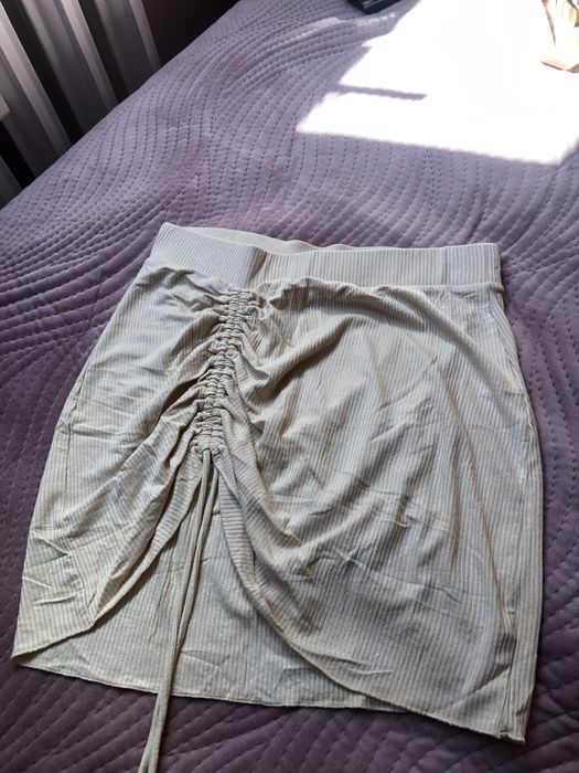 Spódnica bezowa z możliwością regulacji długości