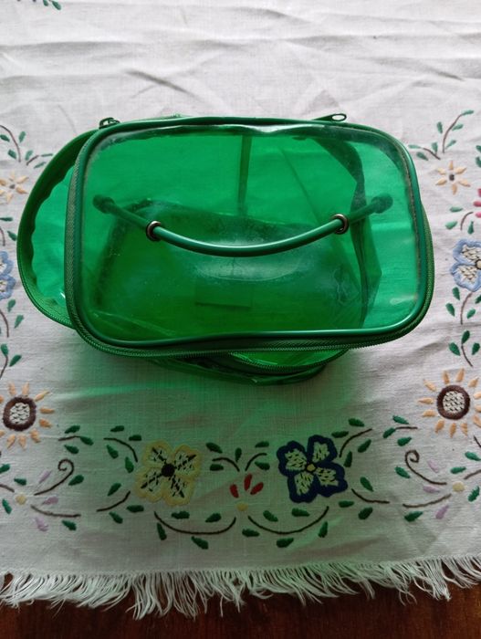 Kosmetyczka Garnier zielona